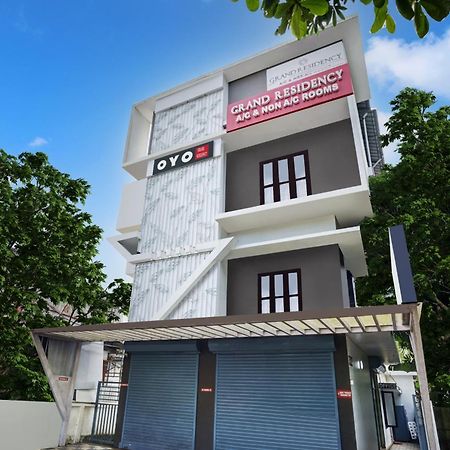 Hotel O Grand Residency Ambalapulai Exteriör bild